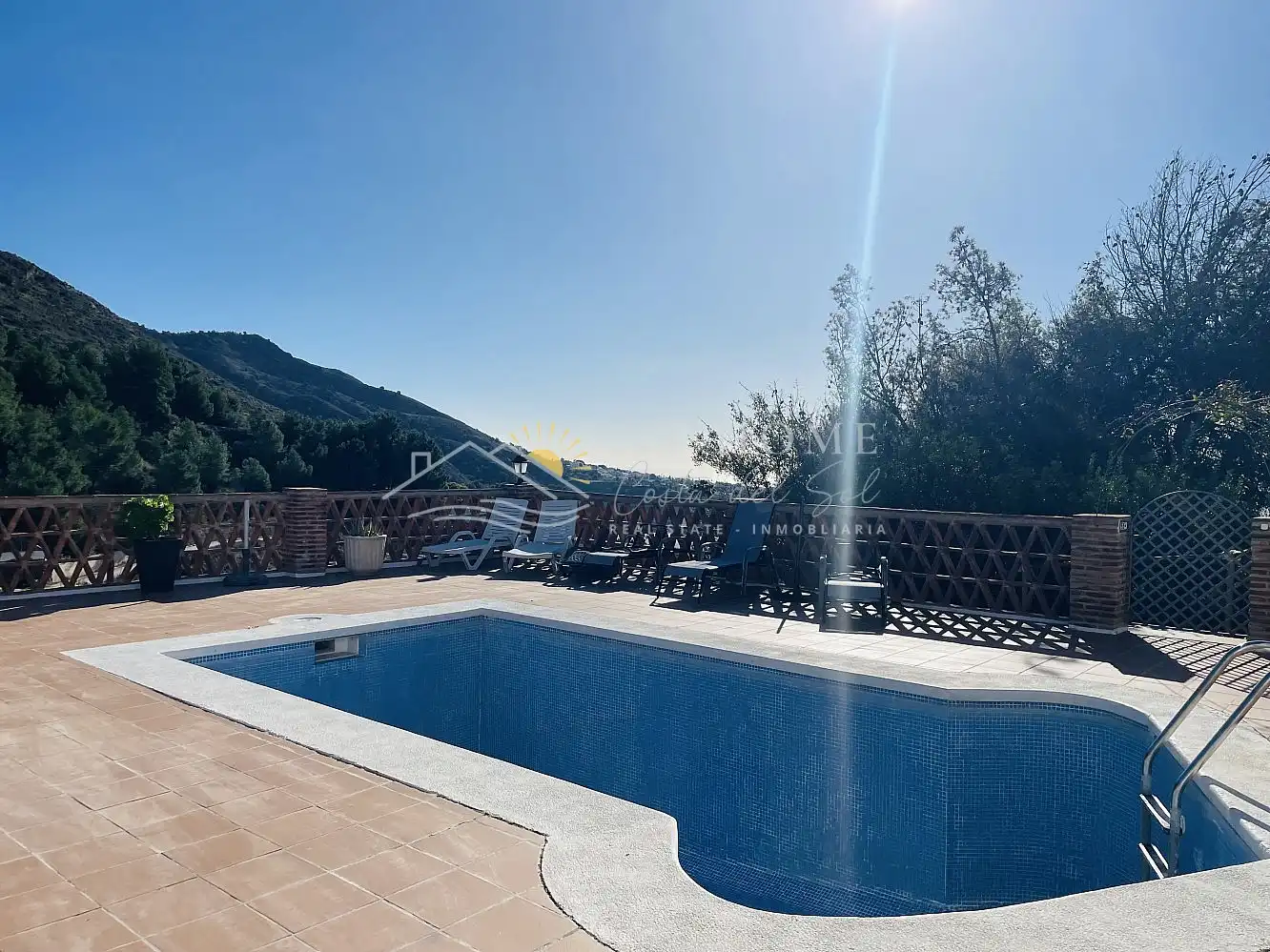 Piscina de Apartamento de alquiler en Nerja con Terraza y Piscina
