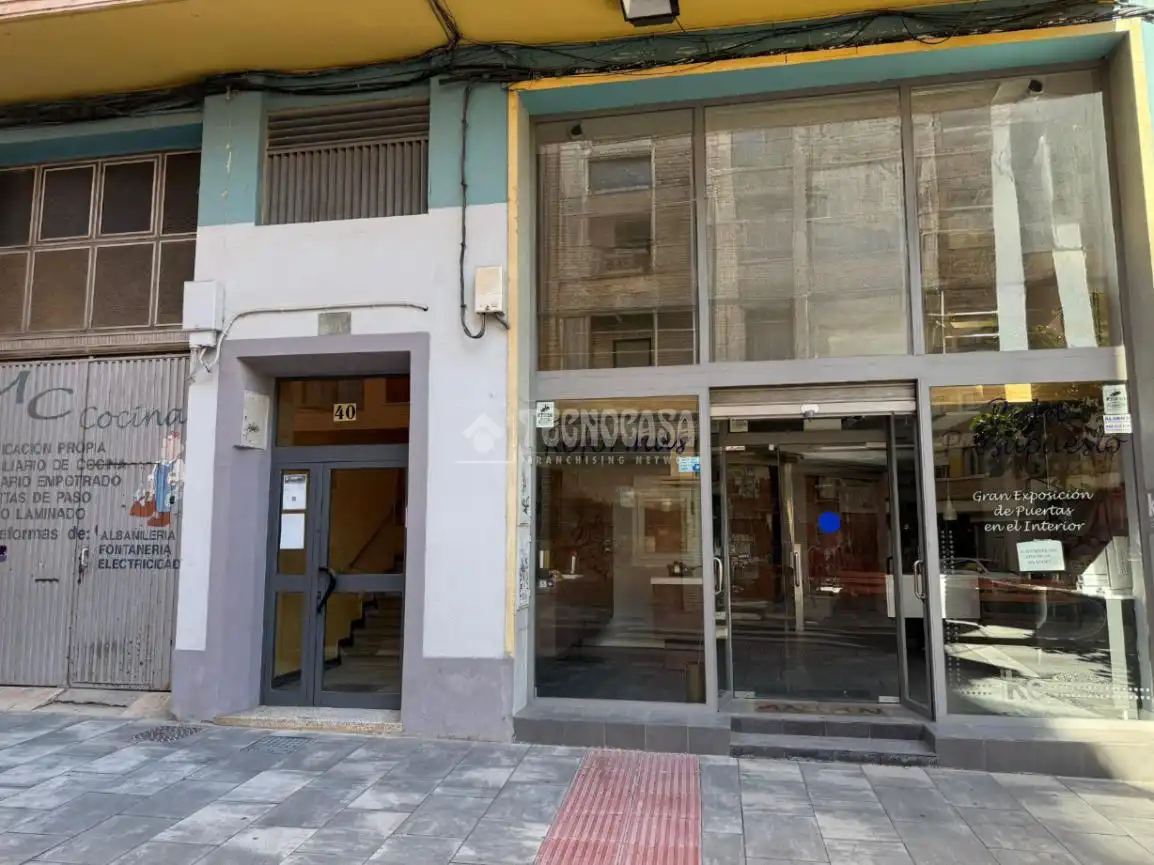 Local comercial de lloguer a Calle Sixto Celorrio, imagen 2