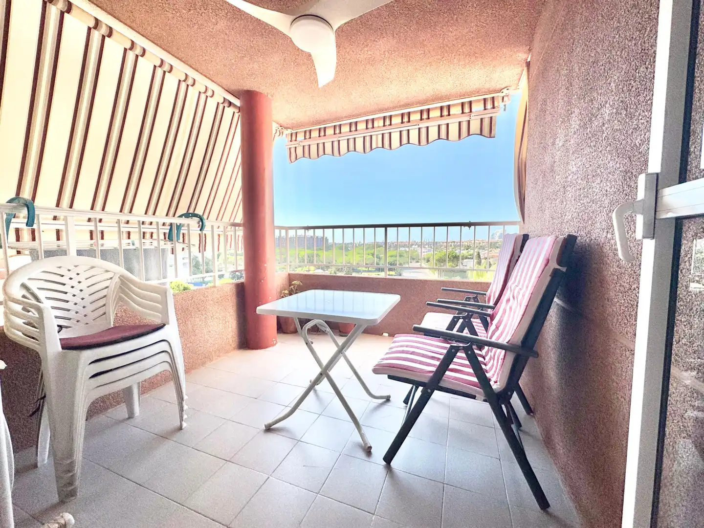 Terrassa de Apartament de lloguer en Canet d'En Berenguer amb Aire condicionat, Terrassa i Moblat