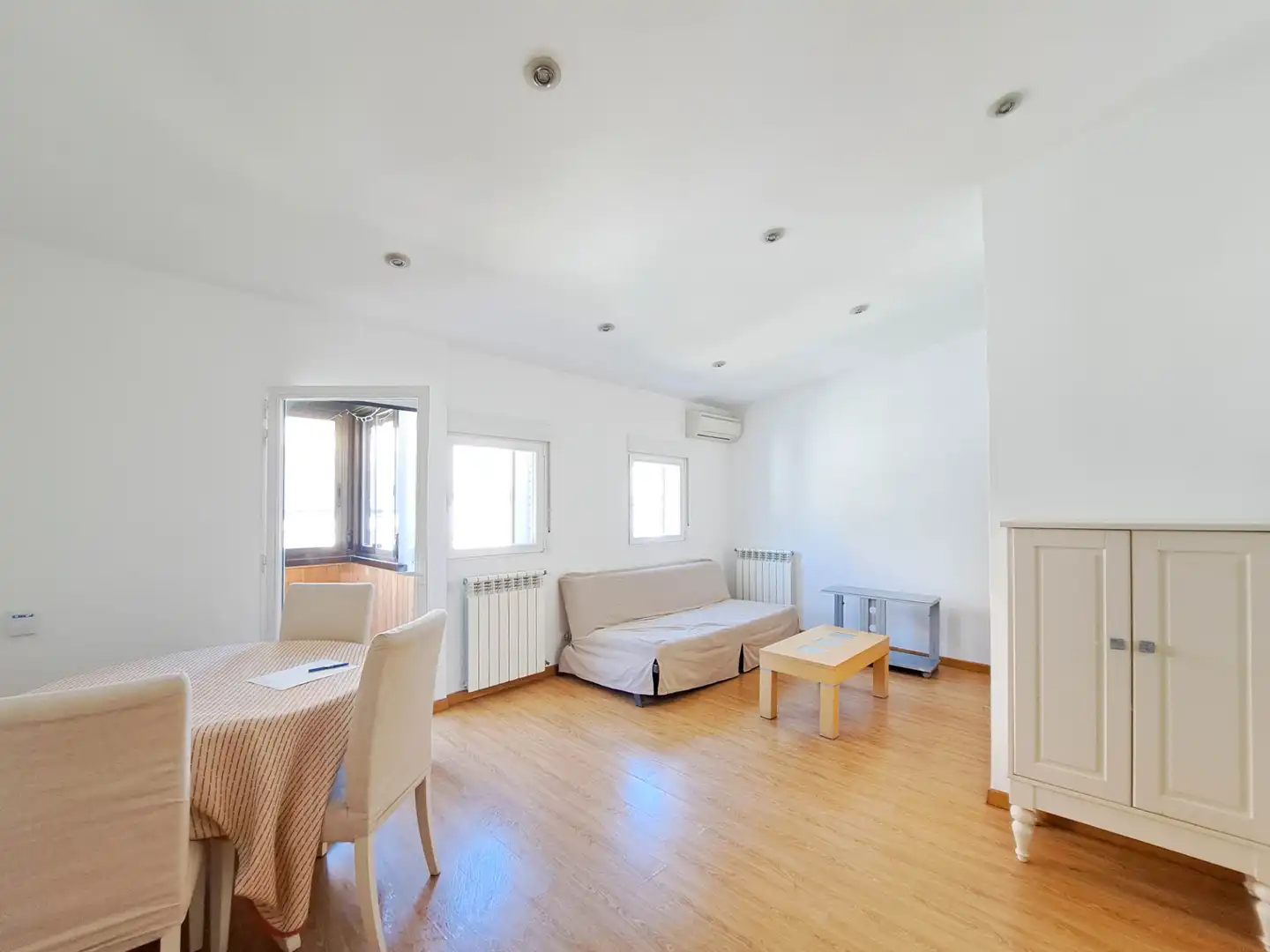 Living room of Flat for rent in  Madrid Capital  with Air Conditioner, Heating and Furnished