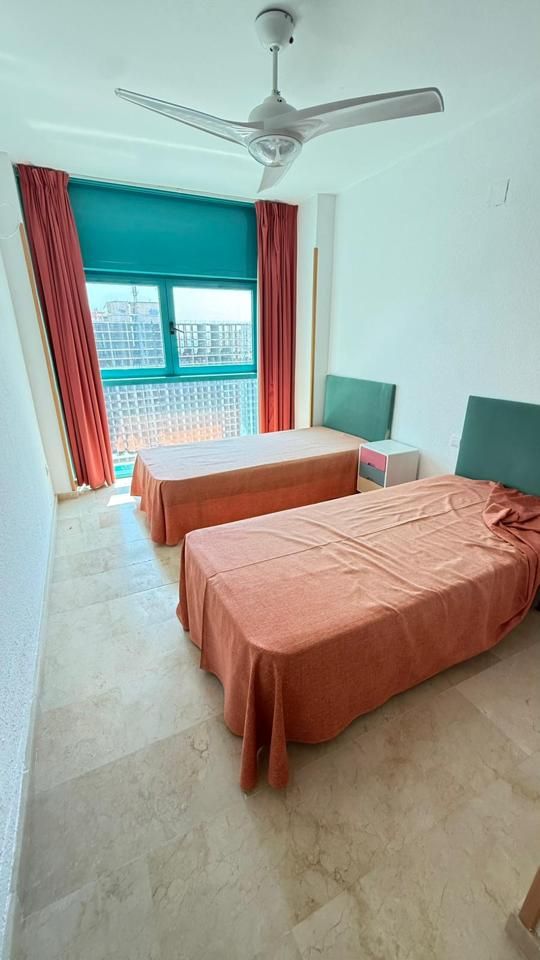 Habitación de Piso de alquiler en Villajoyosa / La Vila Joiosa con Terraza y Piscina comunitaria