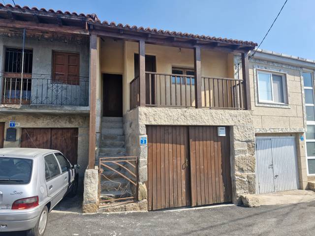 Casa adosada en Venta en San Cibrao das Viñas
