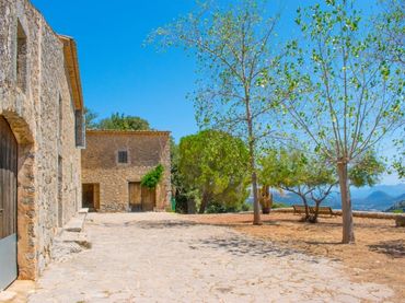 Landhaus mit Garten zum Verkauf in Escorca