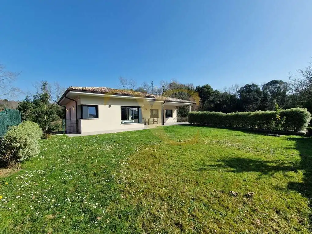 Jardí de Casa o xalet en venda en Llanes amb Calefacció, Jardí privat i Terrassa