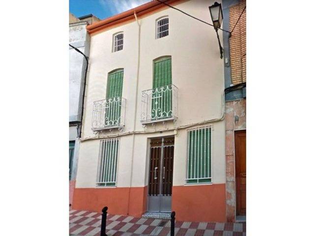 Casa-chalet en Venta en Torredonjimeno