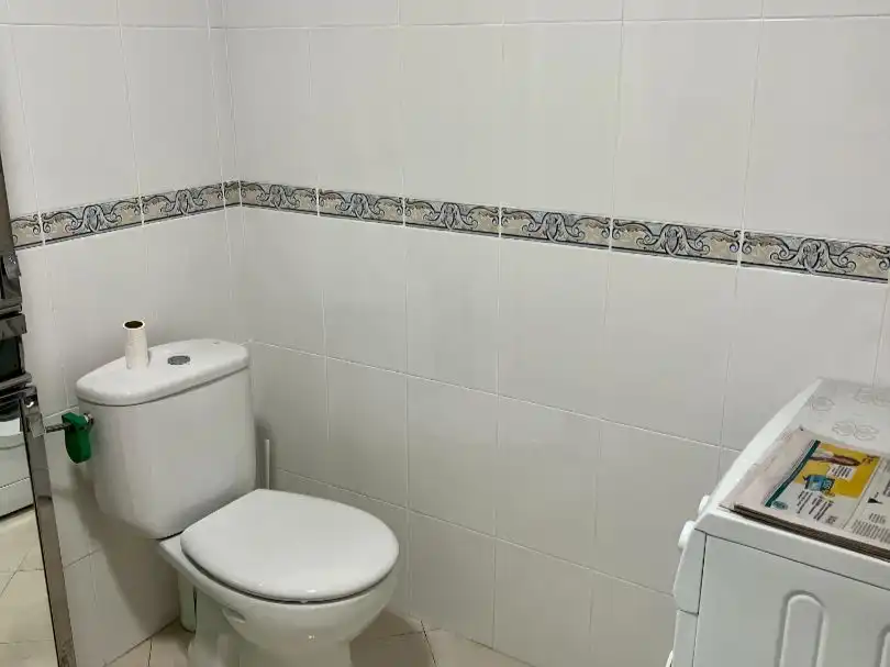 Badezimmer von Wohnungen zur Miete in La Colina