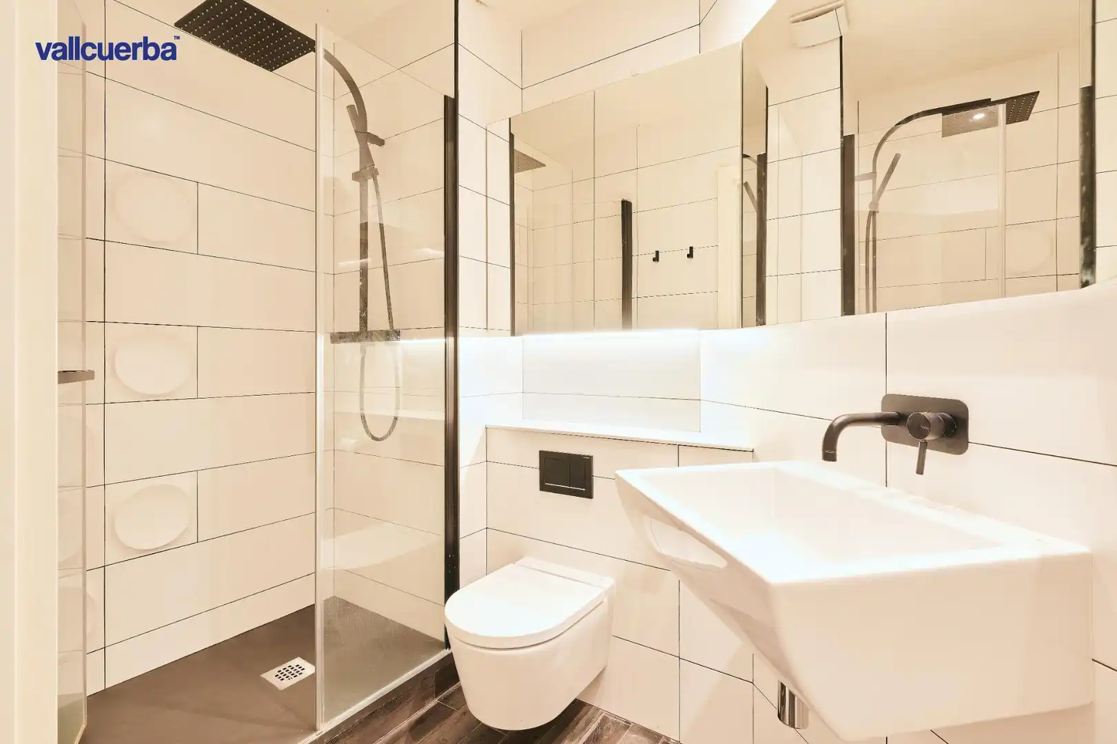 Bathroom of Flat for sale in Barcelona  with Air Conditioner, Heating and Balcony