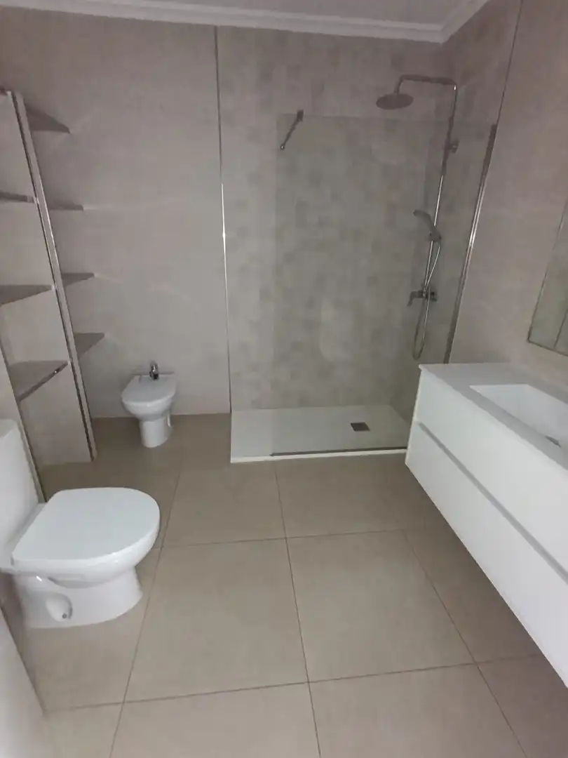 Badezimmer von Wohnung zum Verkauf in Linares
