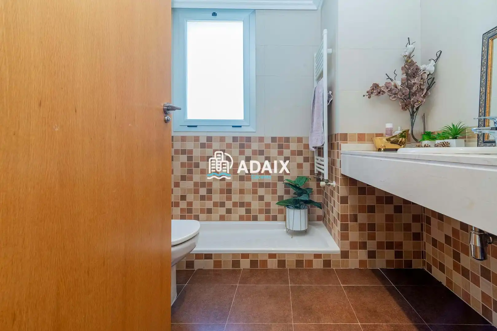 Baño de Ático en venta en Cáceres con Aire acondicionado, Calefacción y Terraza