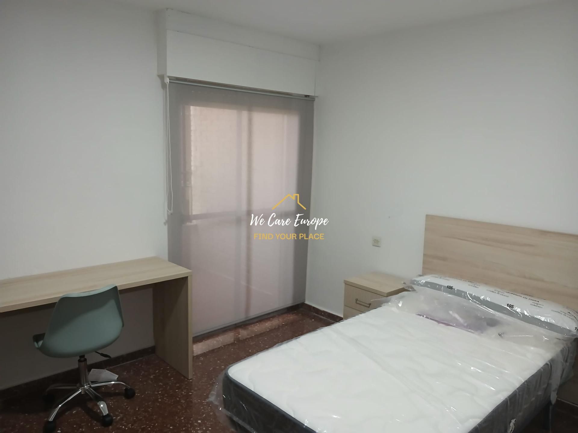 Bedroom of Flat to rent in  Granada Capital  with Air Conditioner, Terrace and Balcony