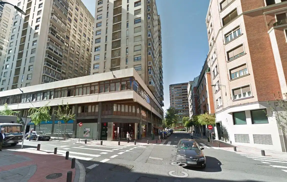 Office space with lift for sale in Calle Simón Bolívar