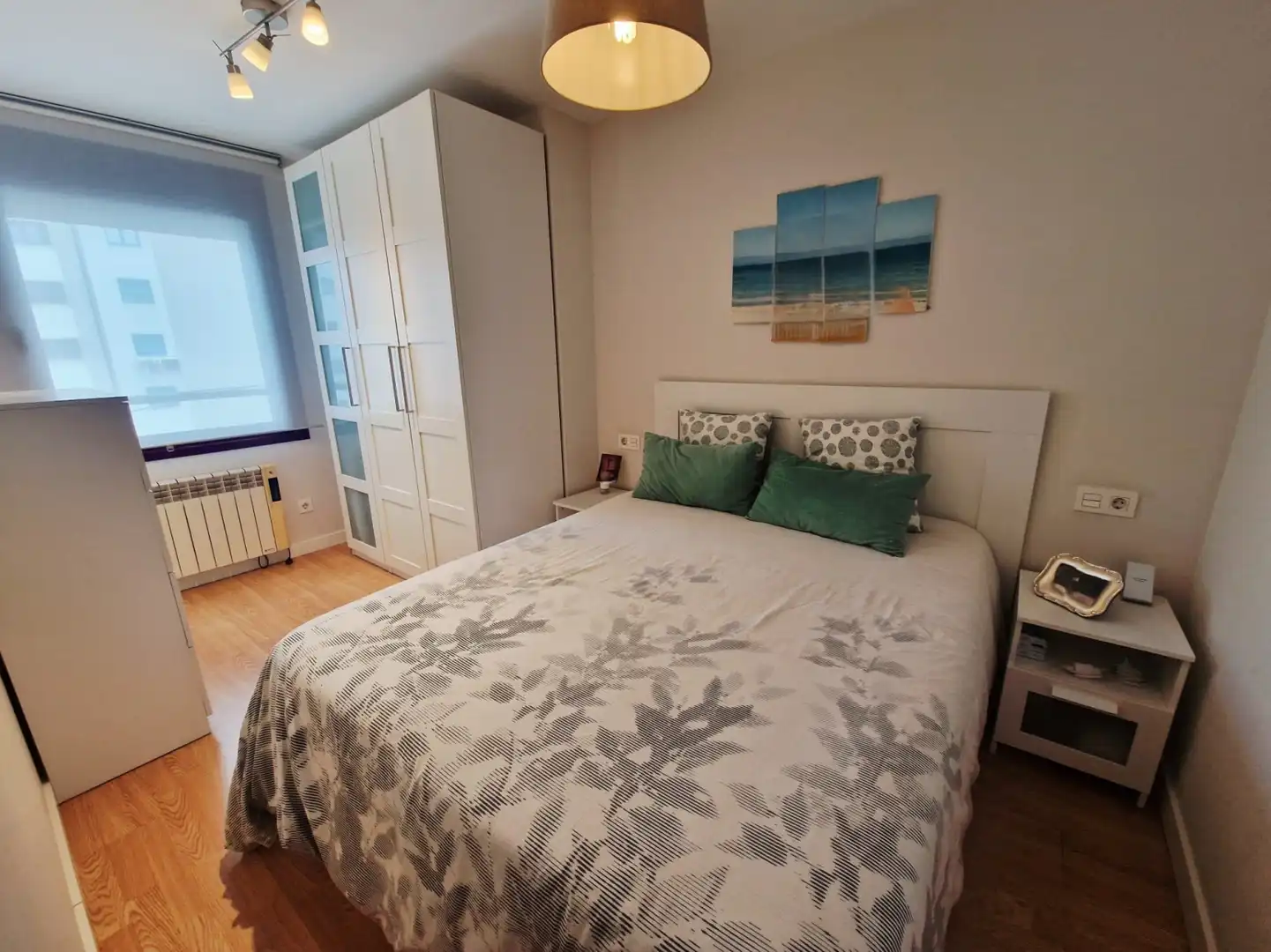 Schlafzimmer von Wohnung zur Miete in Avilés mit Heizung und Privatgarten