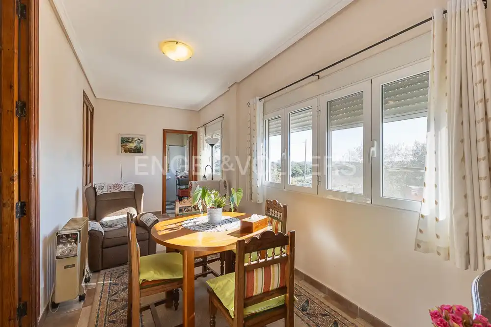 Comedor de Casa o chalet en venta en Paterna con Aire acondicionado, Calefacción y Jardín privado