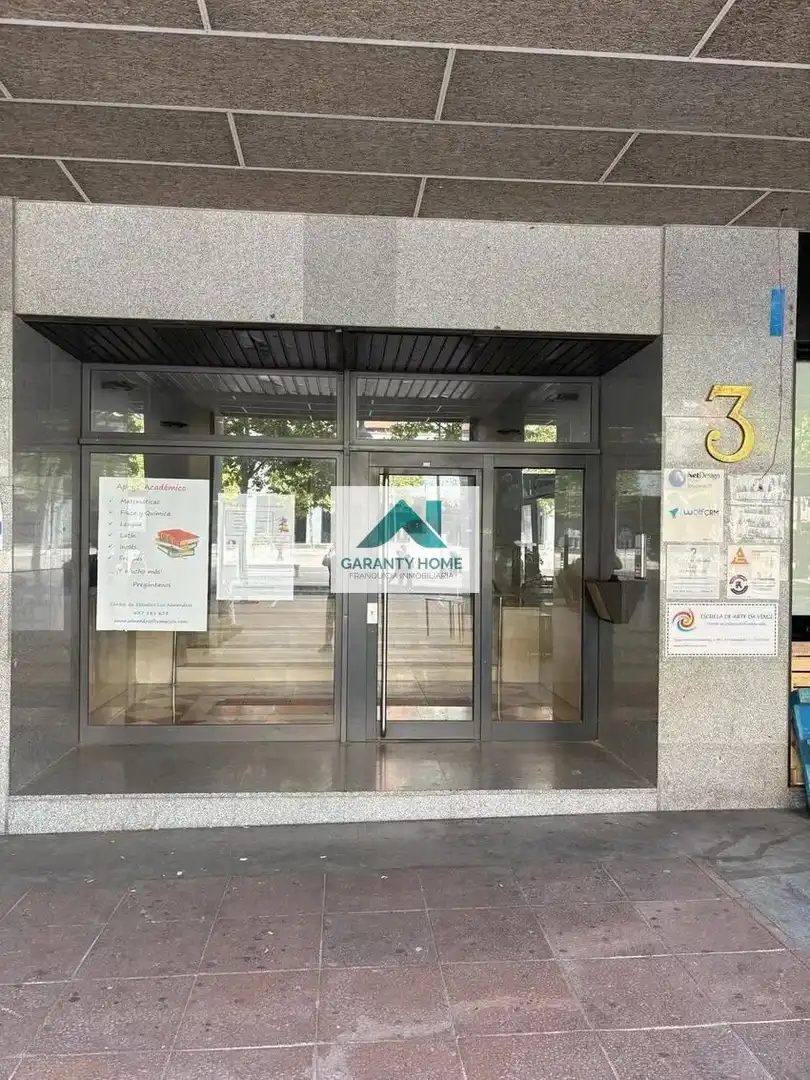 Außenansicht von Büro zum Verkauf in Parquesol