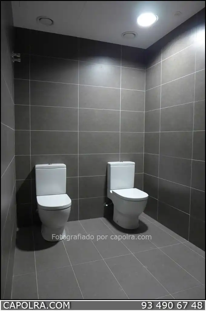 Badezimmer von Gebäude zur Miete in Barcelona