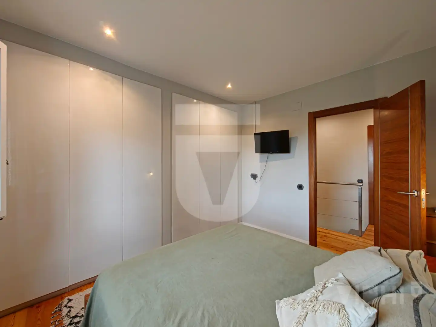 Habitación de Casa adosada en venta en Tiana con Aire acondicionado, Jardín privado y Parquet