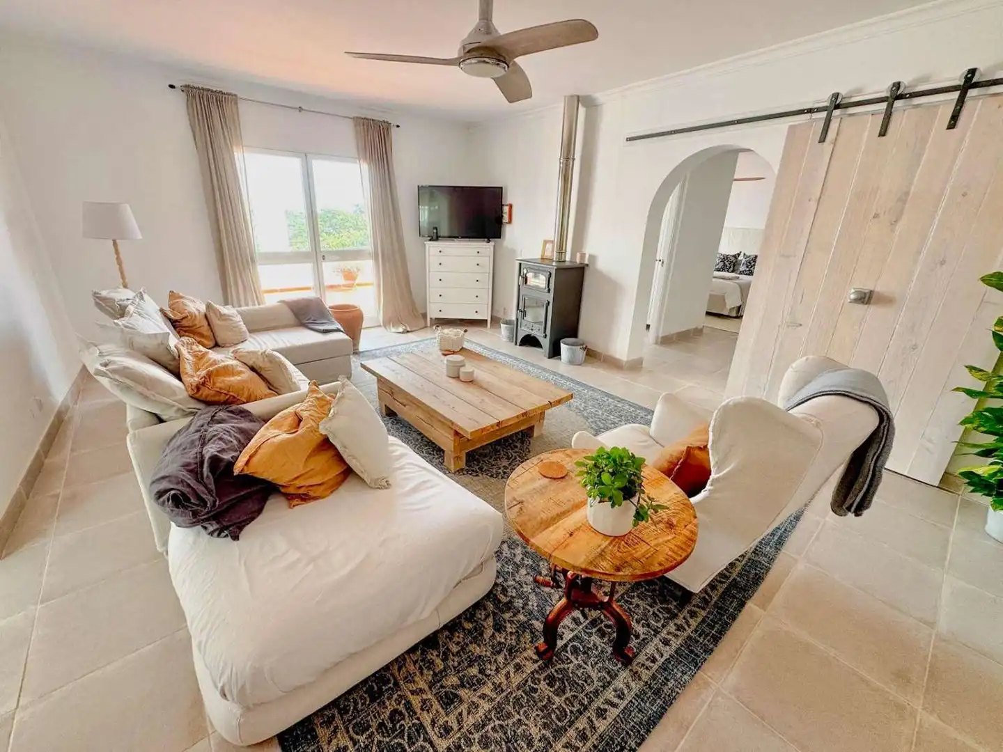 Sala d'estar de Casa o xalet en venda en Nerja amb Aire condicionat i Piscina