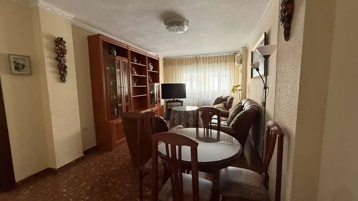 Sala d'estar de Pis de lloguer en Granada amb Calefacció, Moblat i Microones
