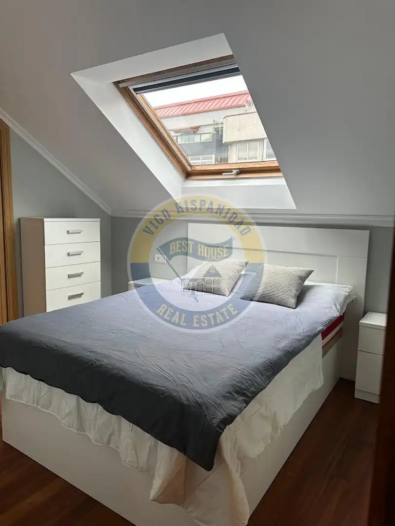 Habitación de Ático en venta en Vigo  con Aire acondicionado, Calefacción y Parquet