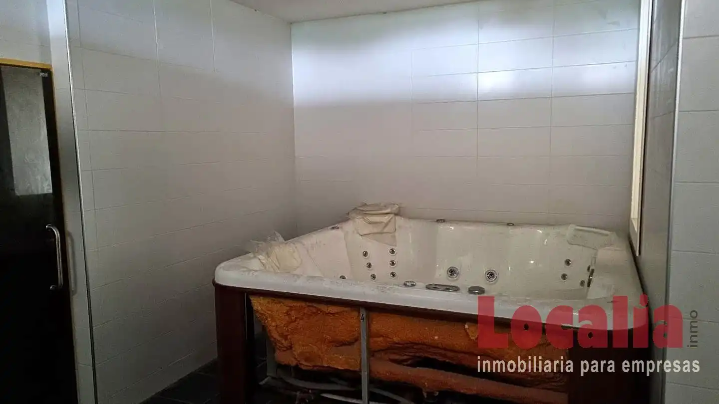 Local en venta en Santa Cruz de Bezana