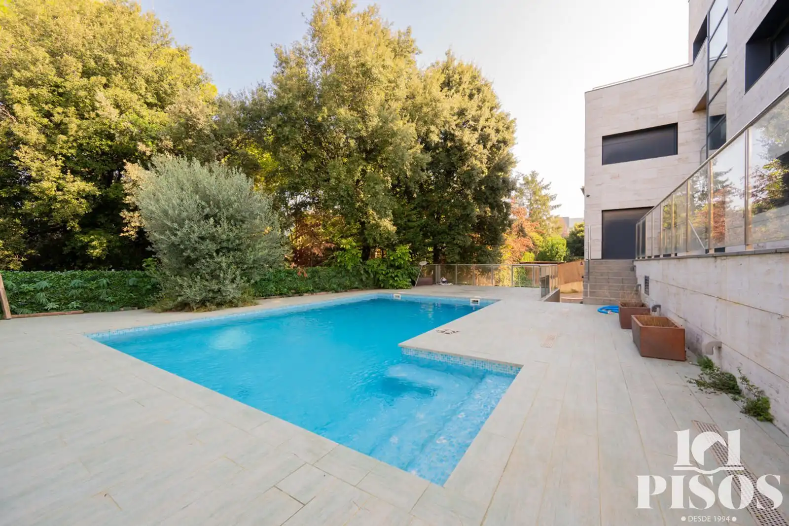 Swimming pool of Houses for sale in Sant Cugat del Vallès  with Air Conditioner, Storage room and Swimming Pool