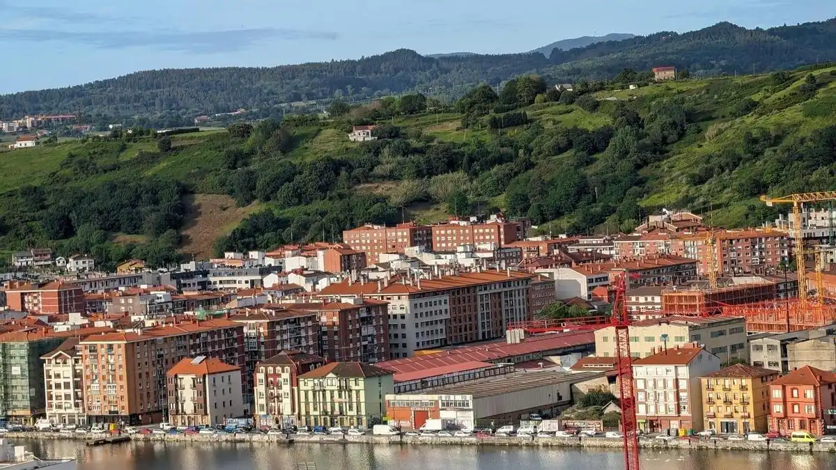 Vista exterior de Apartament en venda en Erandio amb Terrassa, Traster i Balcó