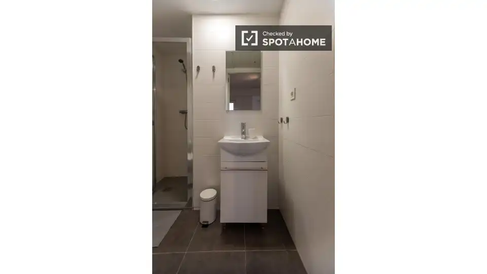 Baño de Piso de alquiler en Valencia con Aire acondicionado, Calefacción y Amueblado