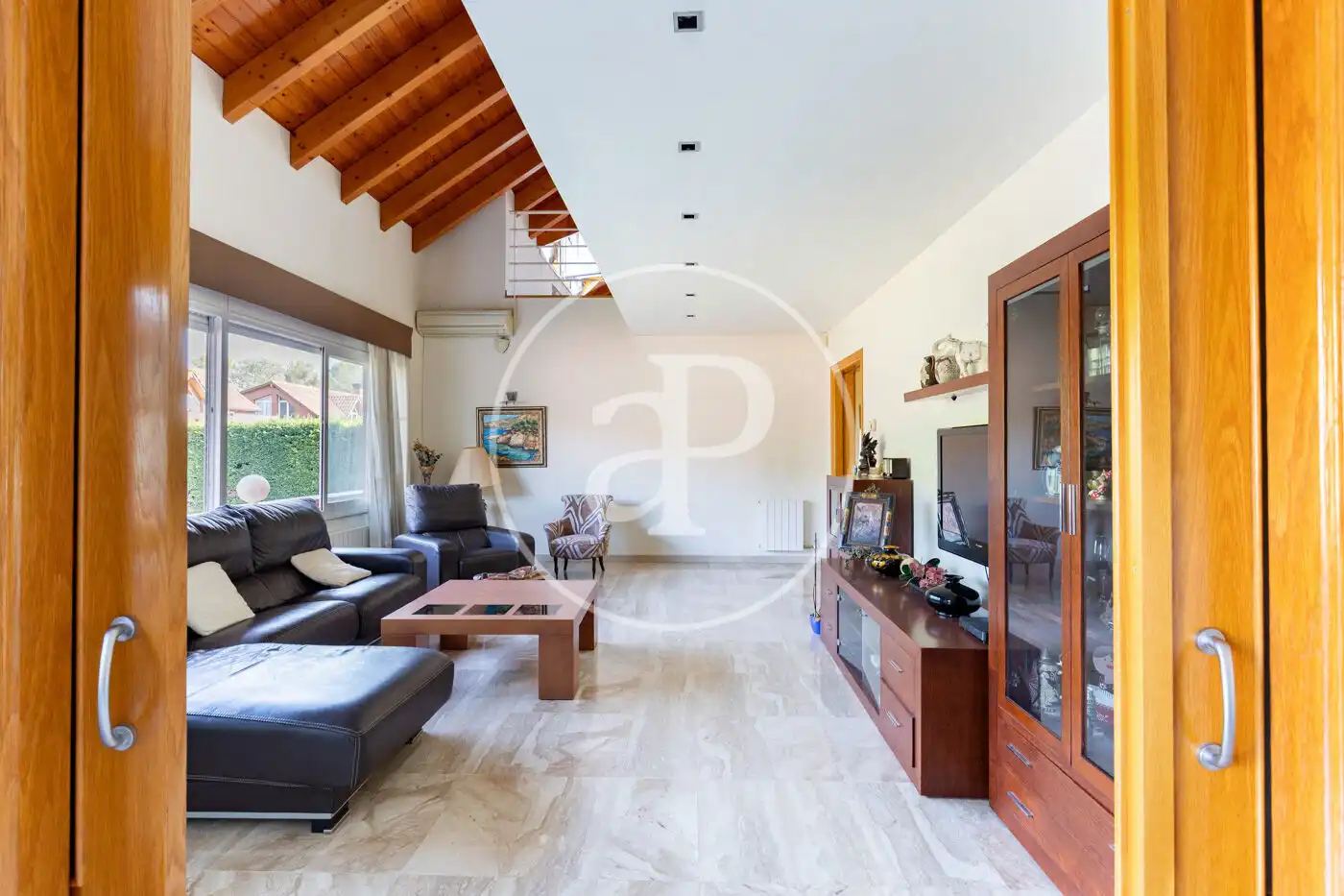 Living room of Houses for sale in Sant Cugat del Vallès  with Air Conditioner, Heating and Private garden