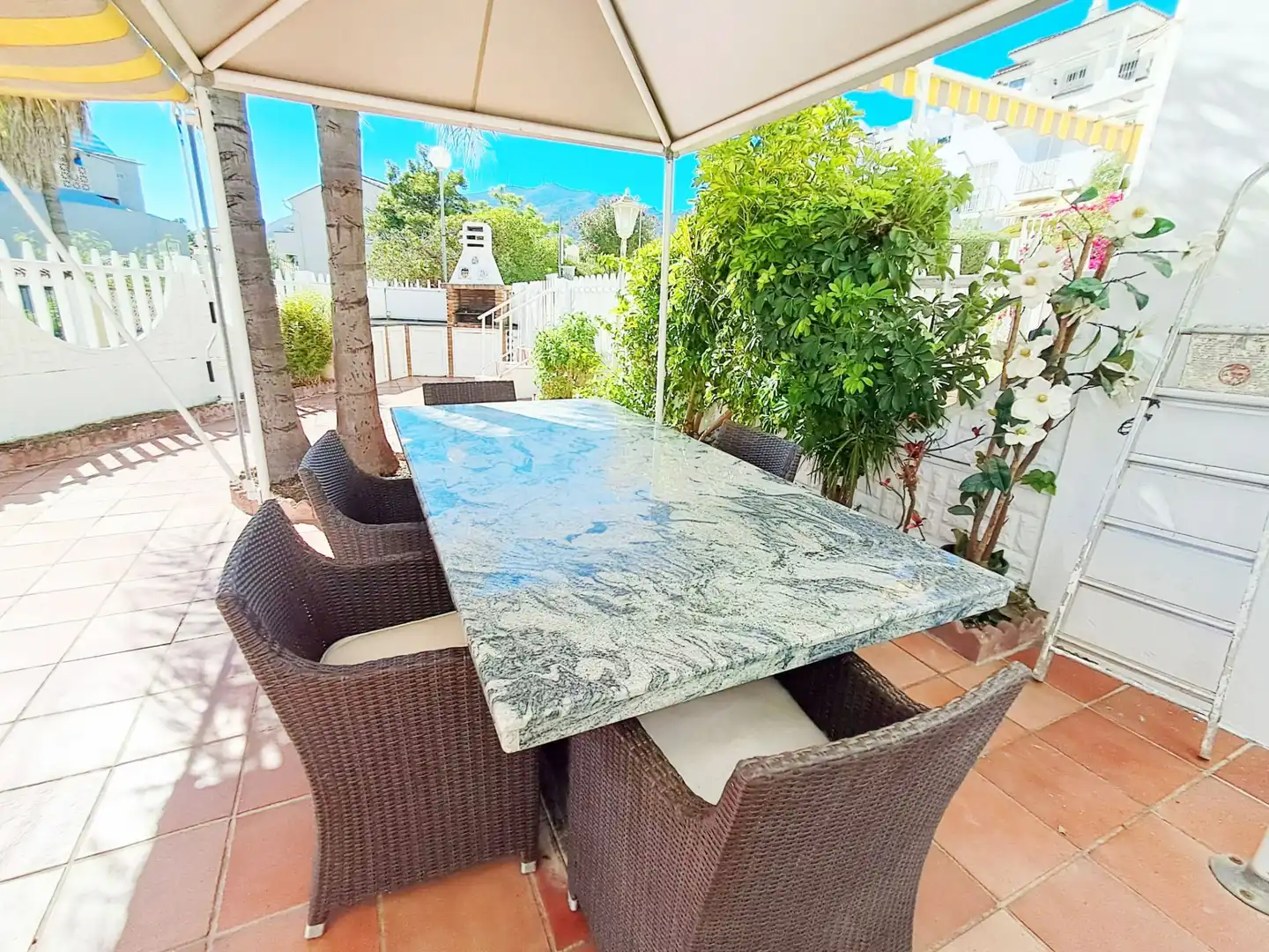 Terrassa de Casa adosada en venda en Benalmádena amb Aire condicionat, Calefacció i Jardí privat