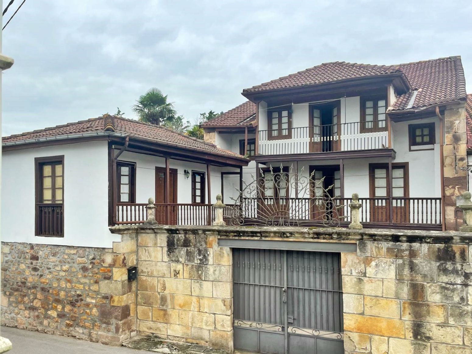 Vista exterior de Casa adosada en venda en Piélagos amb Jardí privat, Terrassa i Balcó