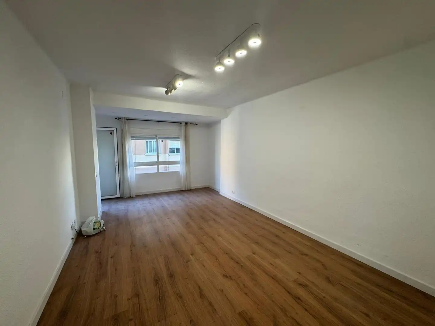 Wohnung zum Verkauf in Llíria mit Klimaanlage, Heizung und Parkett