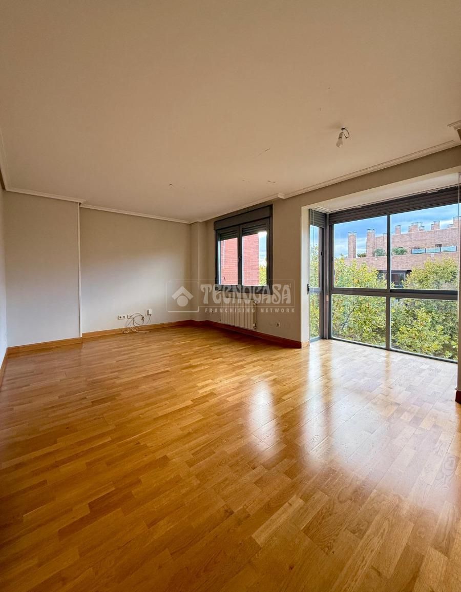 Sala d'estar de Pis en venda en  Madrid Capital