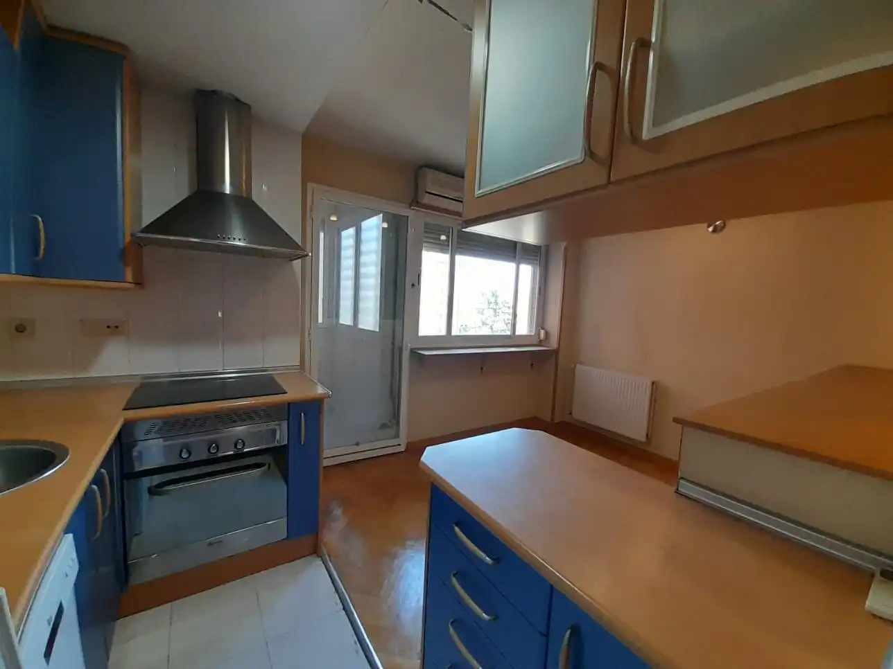 Cocina de Piso en venta en Madrid con Calefacción, Parquet y Trastero