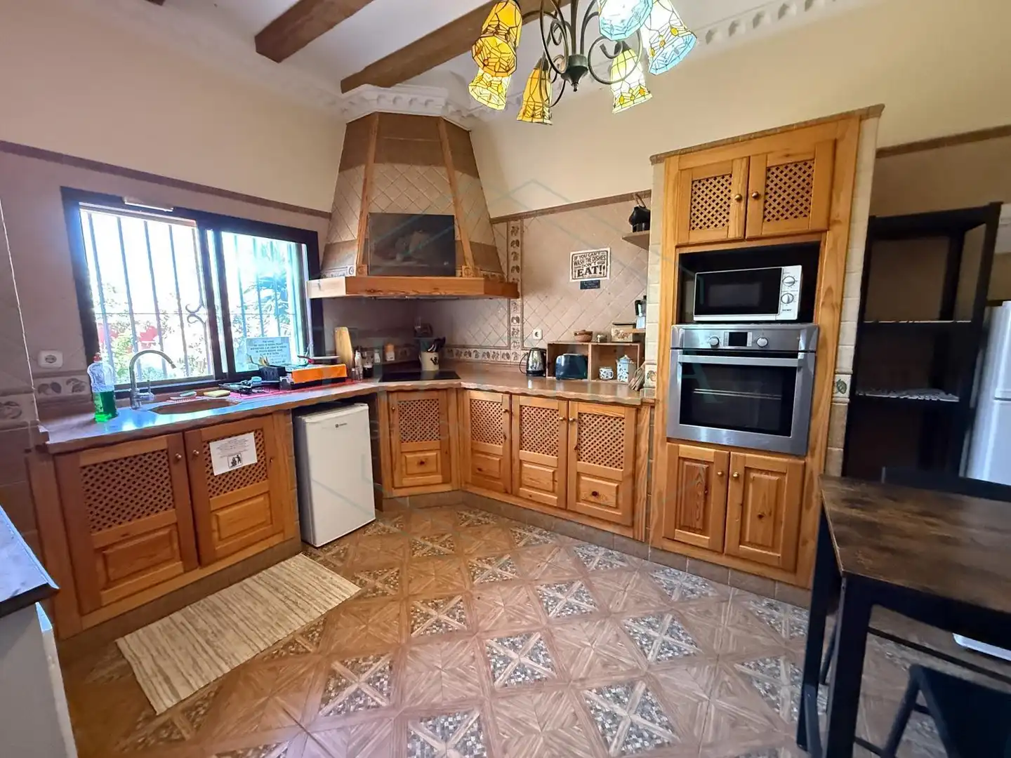 Cuina de Casa o xalet en venda en Chiclana de la Frontera amb Jardí privat, Terrassa i Traster