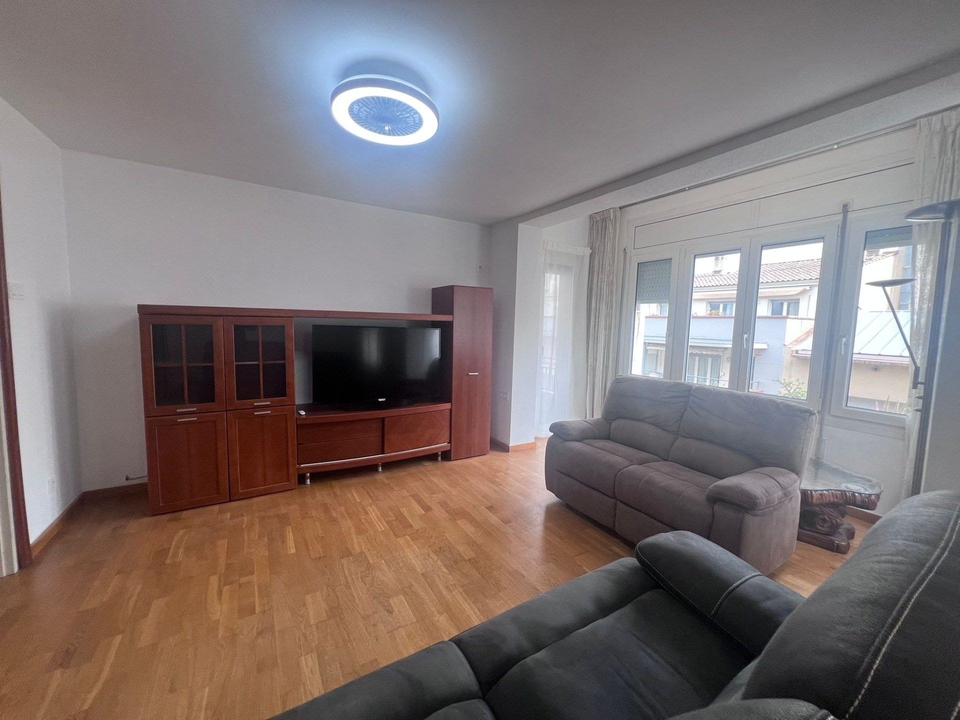 Living room of Flat to rent in Girona Capital  with Heating, Storage room and Furnished