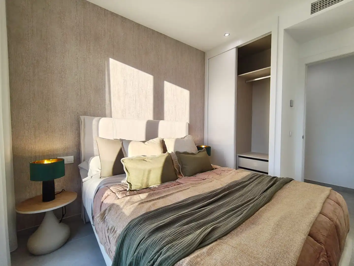 Apartamento con piscina en venta en Marisol Park - Ortembach - Los Almendros, imagen 24