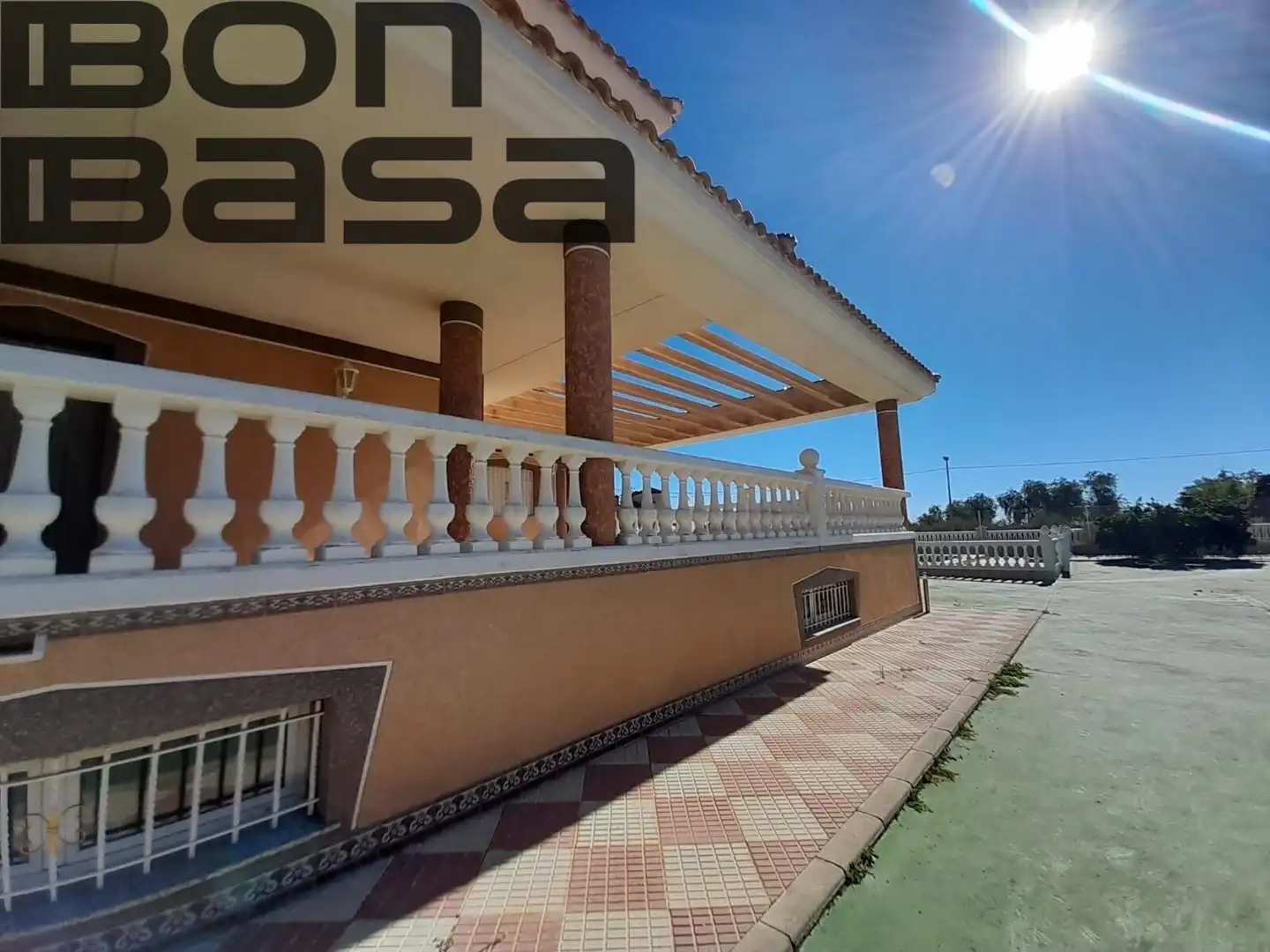 Vista exterior de Casa o xalet en venda en Alicante / Alacant amb Aire condicionat, Jardí privat i Piscina