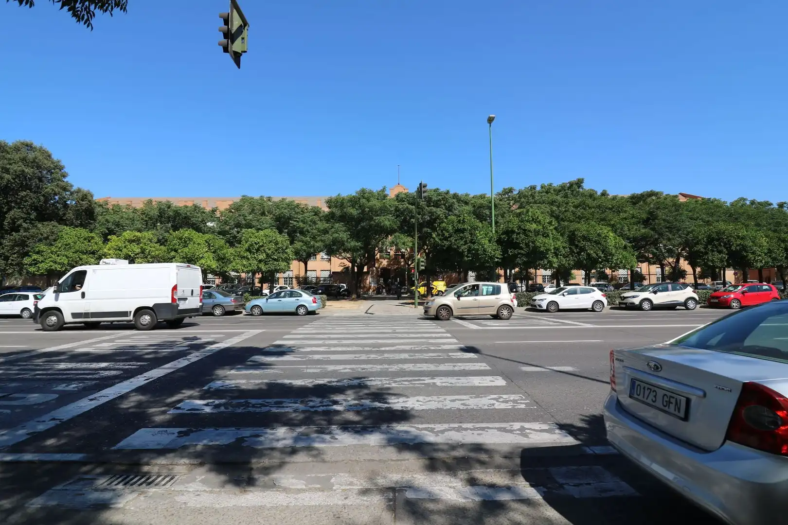 Vista exterior de Nave industrial en venta en Sevilla