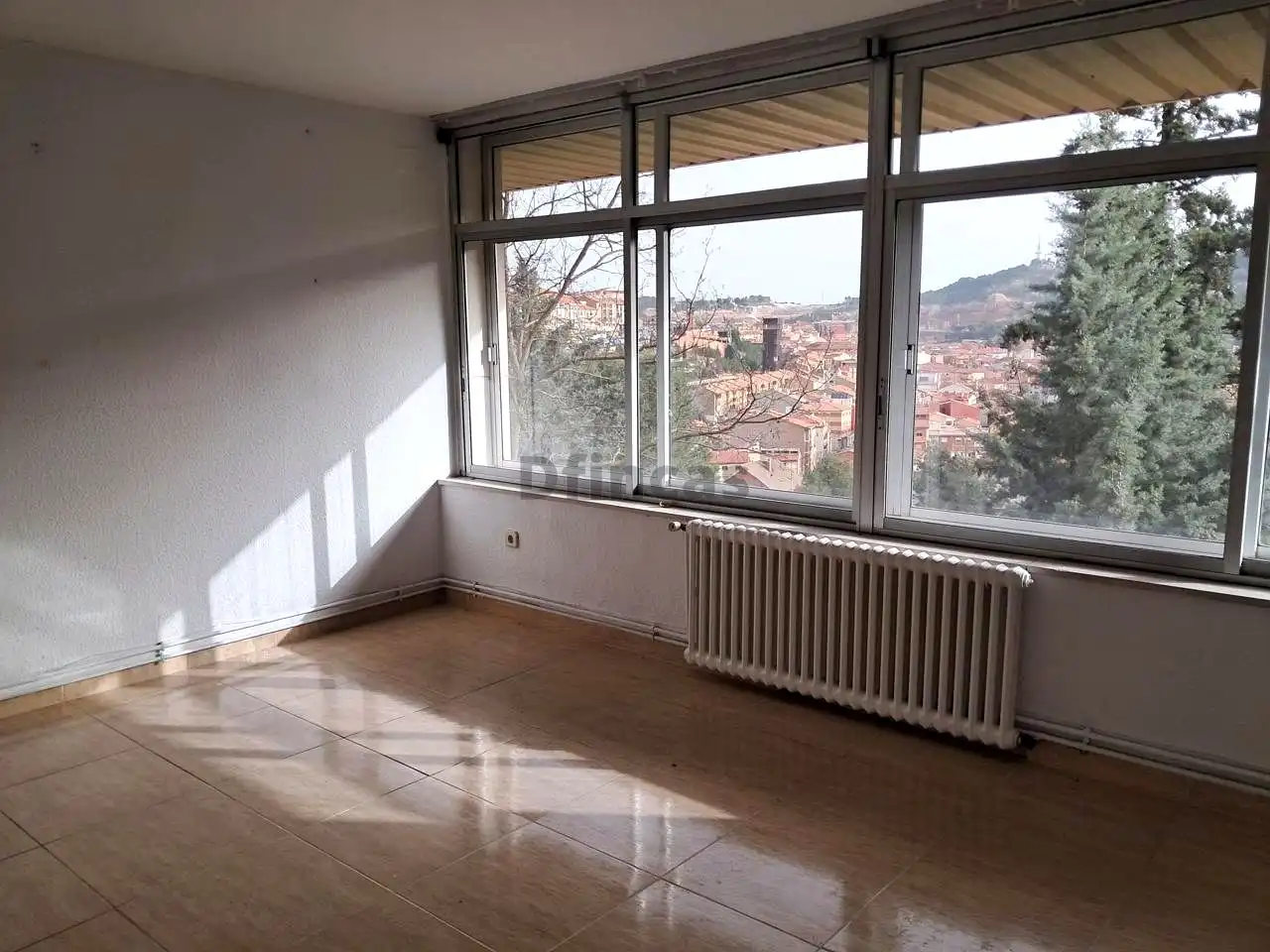 Dormitori de Oficina en venda en Teruel