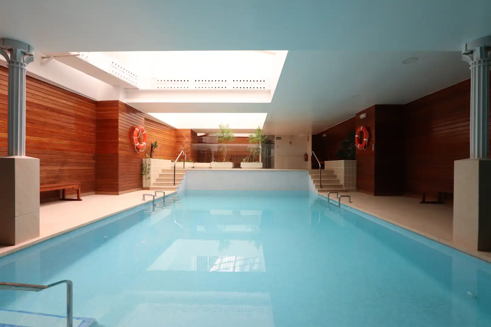 Swimming pool of Flat for sale in Madrid  with Air Conditioner, Heating and Private garden