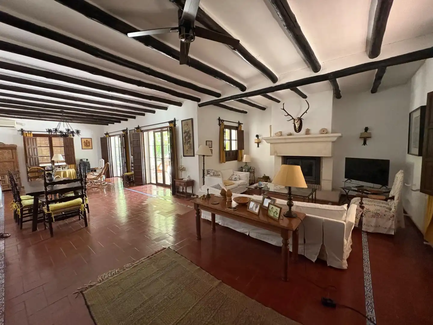 Sala d'estar de Casa o xalet en venda en Córdoba amb Aire condicionat, Jardí privat i Piscina