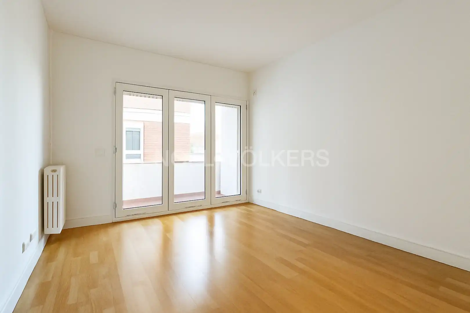Vista exterior de Piso en venta en Sant Just Desvern con Calefacción, Jardín privado y Parquet