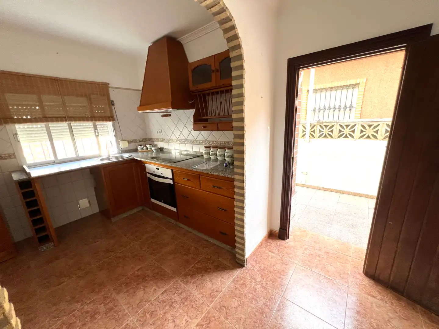Cuina de Casa o xalet en venda en Rota amb Jardí privat, Traster i Alarma