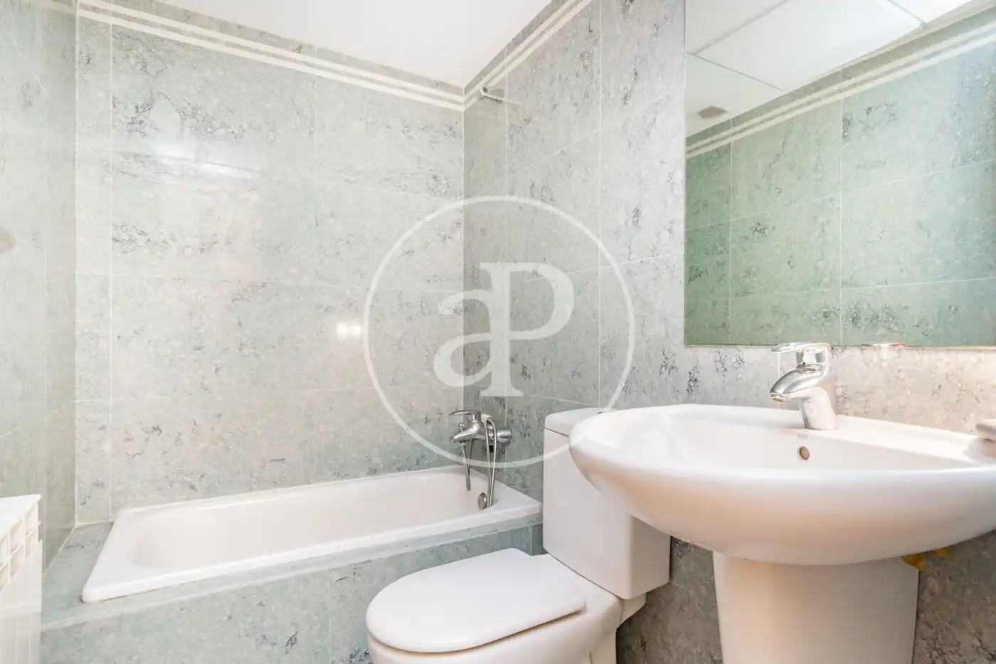 Bathroom of Attic for sale in Madrid  with Air Conditioner, Heating and Private garden