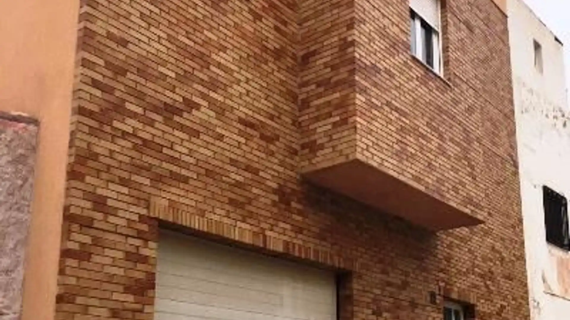 Vista exterior de Casa o chalet en venta en  Almería Capital con Calefacción y Trastero