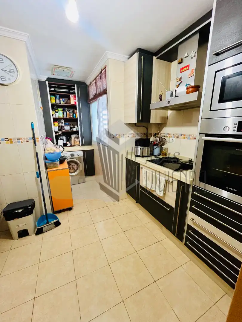 Kitchen of Flat for sale in Algeciras  with Furnished