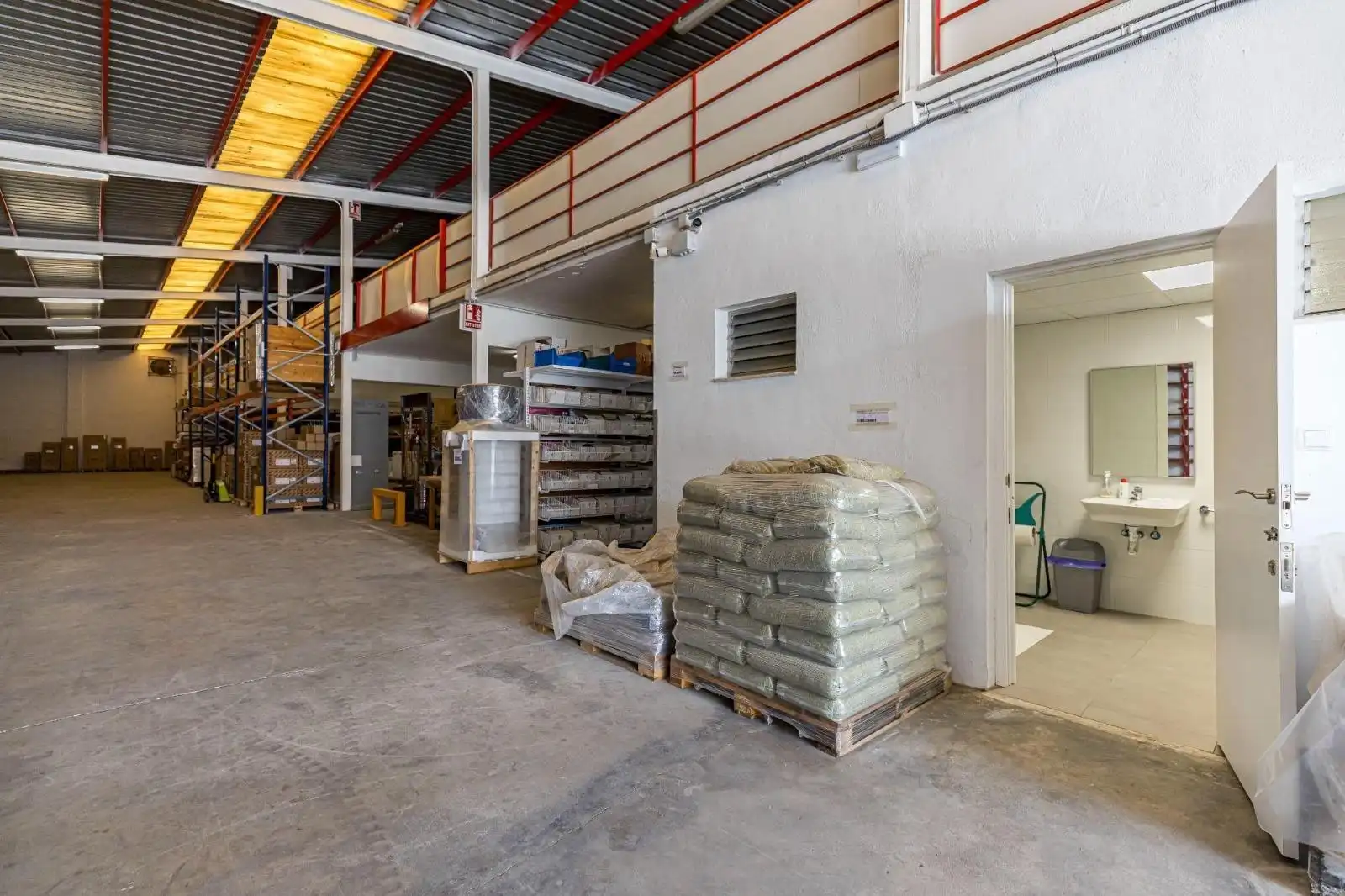 Fabrikhallen zur Miete in Alicante / Alacant