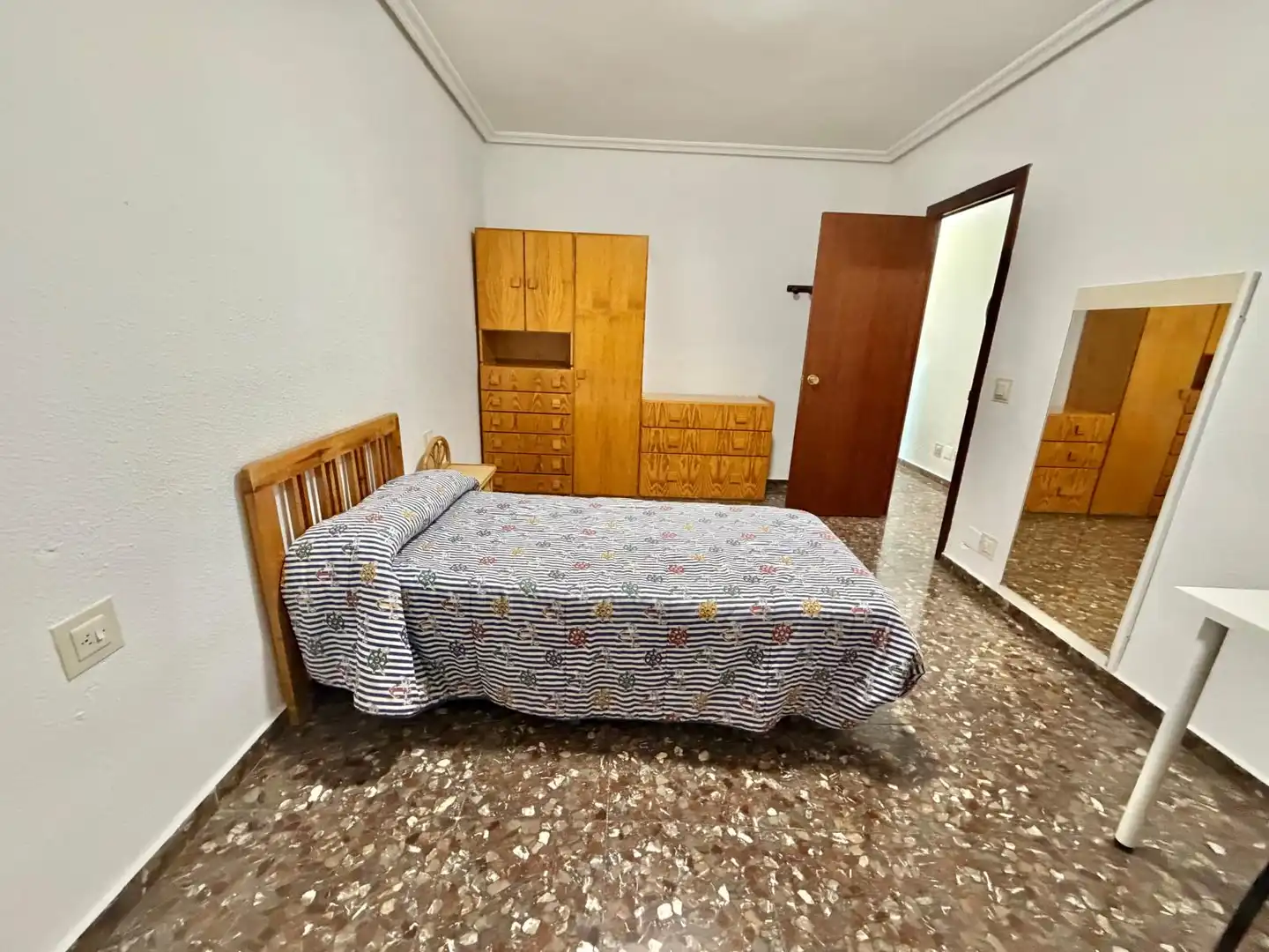Bedroom of Flat for rent in Jaén  with Air Conditioner, Terrace and Furnished