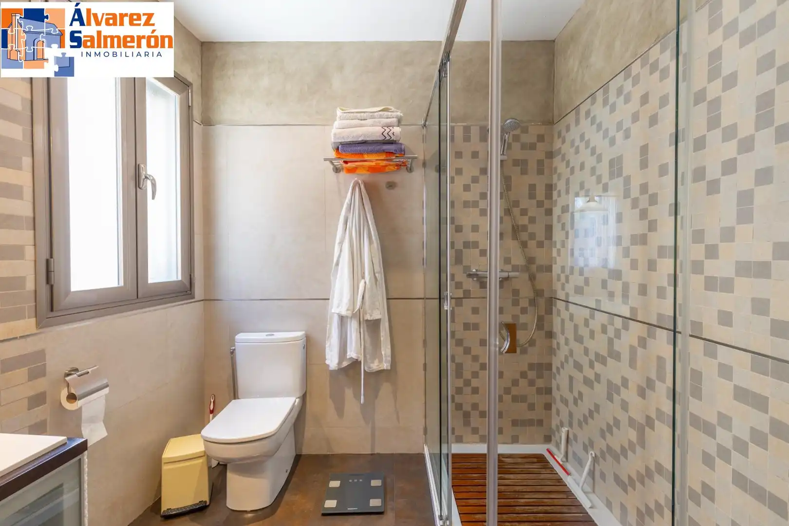 Badezimmer von Haus oder Chalet zum Verkauf in Alfacar mit Heizung und Schwimmbad