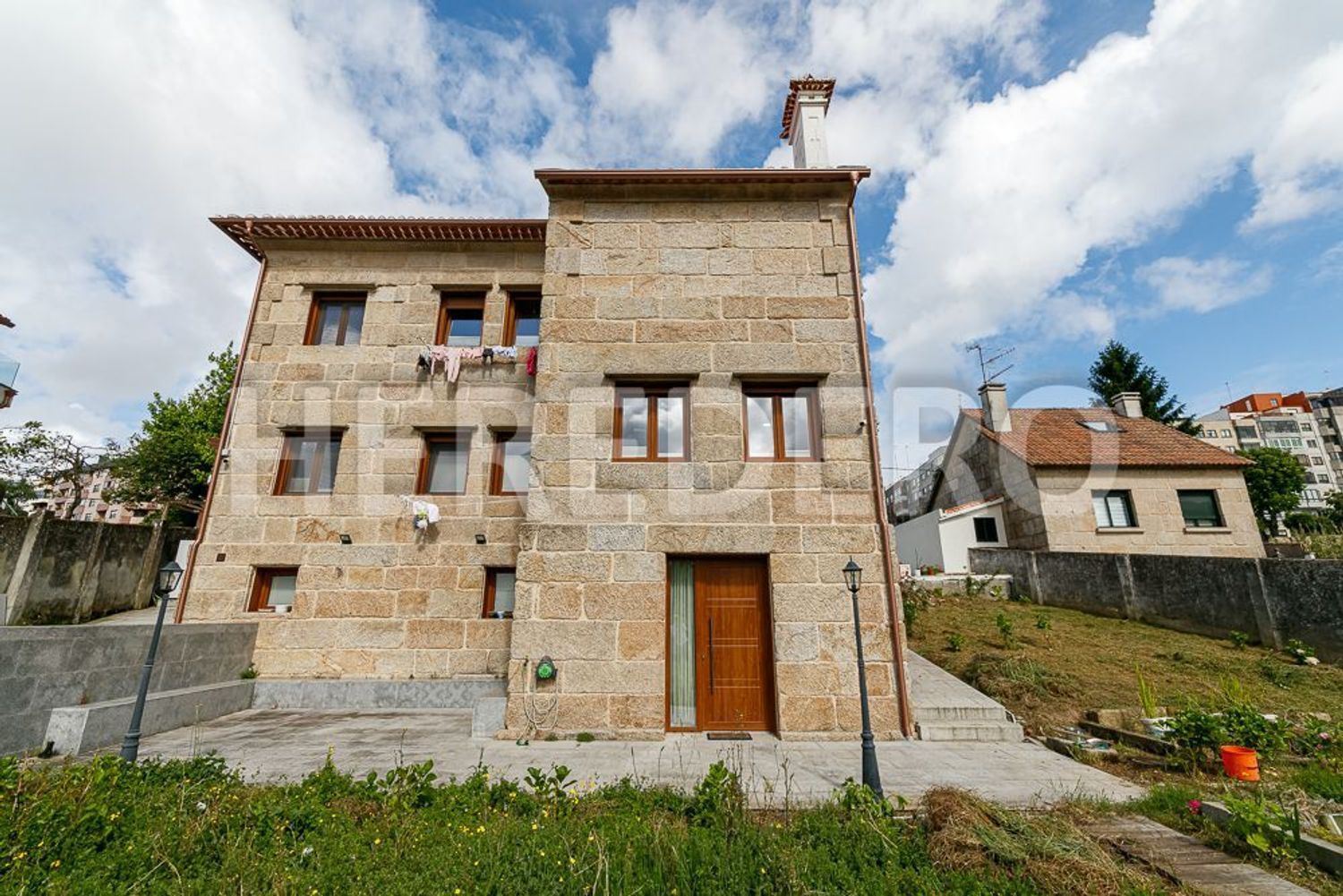 Vista exterior de Casa o xalet en venda en Vigo  amb Calefacció i Traster